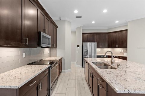 House in Land O' Lakes, Florida 4 bedrooms, 295.15 sq.m. № 2221381 - photo 9