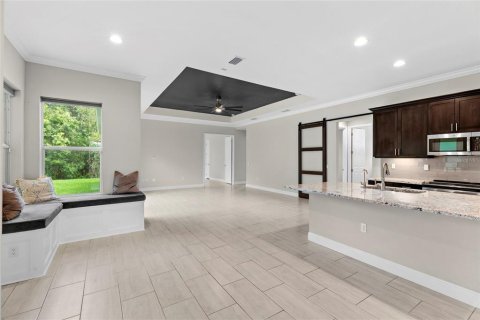 House in Land O' Lakes, Florida 4 bedrooms, 295.15 sq.m. № 2221381 - photo 16