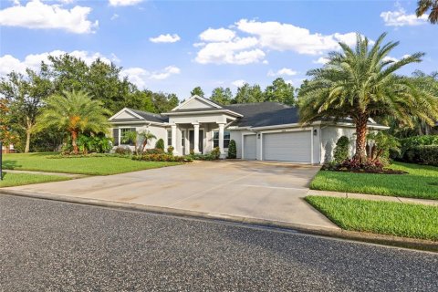 House in Land O' Lakes, Florida 4 bedrooms, 295.15 sq.m. № 2221381 - photo 3