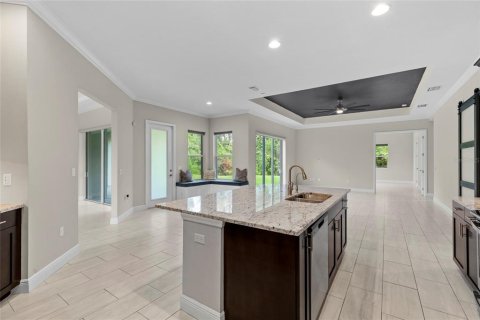 House in Land O' Lakes, Florida 4 bedrooms, 295.15 sq.m. № 2221381 - photo 7