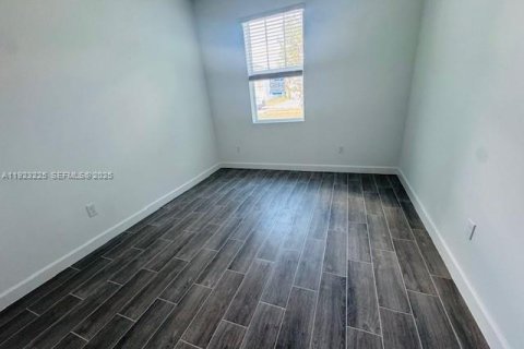 Villa ou maison à louer à Loxahatchee Groves, Floride: 3 chambres № 1976909 - photo 15