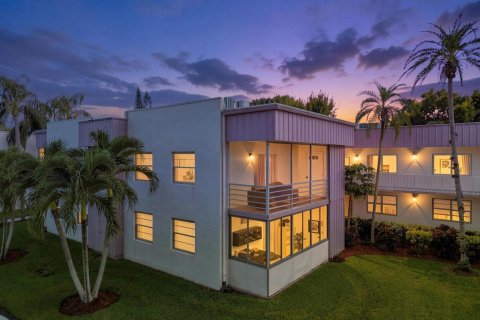 Condo in Delray Beach, Florida, 2 bedrooms  № 2400006 - photo 20