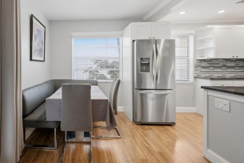 Condo in Delray Beach, Florida, 2 bedrooms  № 2400006 - photo 3