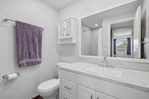 Condo in Delray Beach, Florida, 2 bedrooms  № 2400006 - photo 8