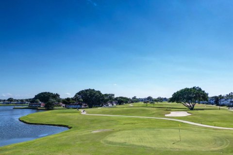 Condo in Delray Beach, Florida, 2 bedrooms  № 2400006 - photo 24