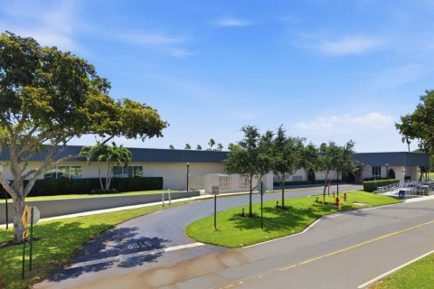 Condo in Delray Beach, Florida, 2 bedrooms  № 2400006 - photo 22