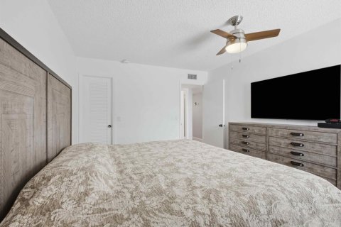 Condo in Delray Beach, Florida, 2 bedrooms  № 2400006 - photo 17