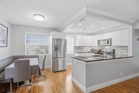 Condo in Delray Beach, Florida, 2 bedrooms  № 2400006