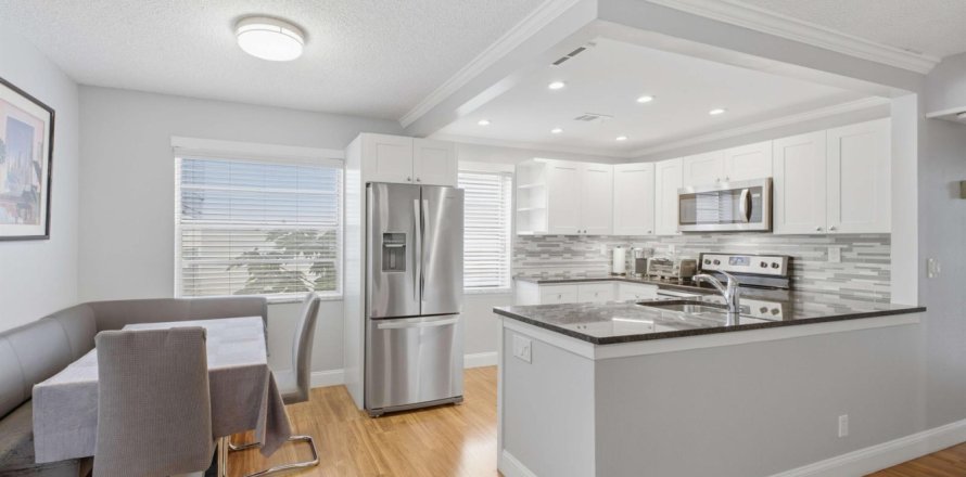 Condo in Delray Beach, Florida, 2 bedrooms  № 2400006