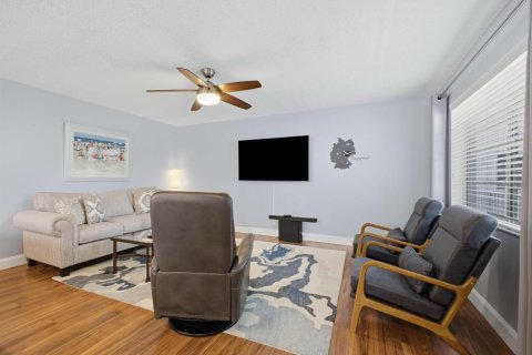Condo in Delray Beach, Florida, 2 bedrooms  № 2400006 - photo 6