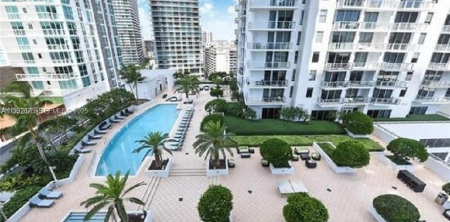 Studio à Condo à Miami, Floride  № 1990777