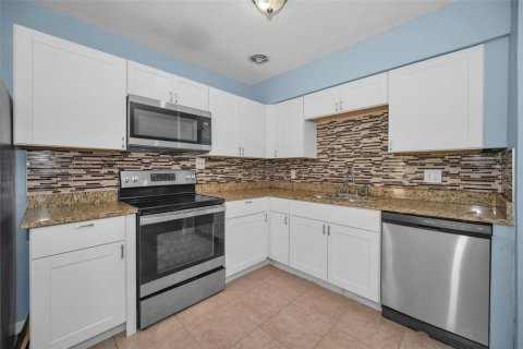 House in Dunedin, Florida 3 bedrooms, 112.97 sq.m. № 2095559 - photo 10