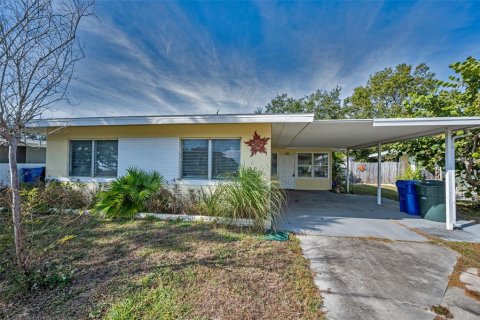 House in Dunedin, Florida 3 bedrooms, 112.97 sq.m. № 2095559 - photo 3