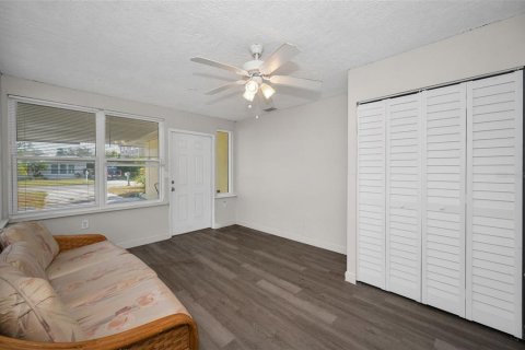 House in Dunedin, Florida 3 bedrooms, 112.97 sq.m. № 2095559 - photo 19