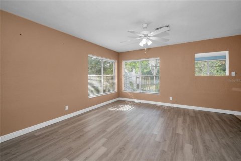House in Dunedin, Florida 3 bedrooms, 112.97 sq.m. № 2095559 - photo 8