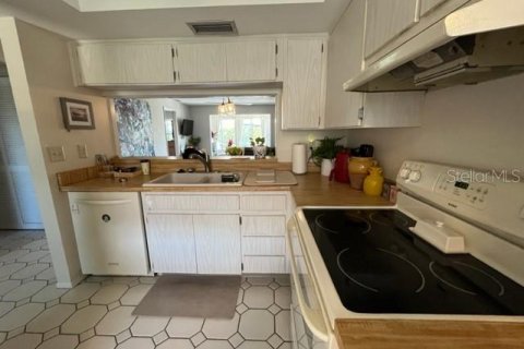 Снять в аренду виллу или дом в Нью-Порт-Ричи, Флорида 2 спальни, 88.81м2, № 2096990 - фото 7