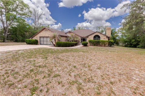 Casa en Spring Hill, Florida 3 dormitorios, 190.26 m2 № 2122752