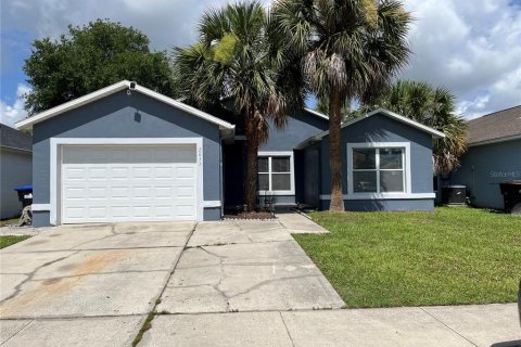 House in Orlando, Florida 3 bedrooms, 115.57 sq.m. № 1789687 - photo 1