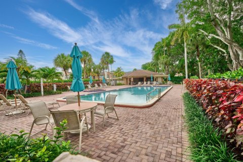 Townhouse in Boca Raton, Florida 3 bedrooms, 195.56 sq.m. № 1229310 - photo 1