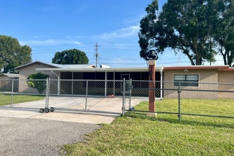 Casa en venta en Okeechobee, Florida, 5 dormitorios, 155.43 m2 № 2174101 - foto 3