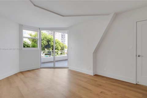 Appartement à louer à Miami, Floride: 2 chambres, 130.43 m2 № 1976169 - photo 8