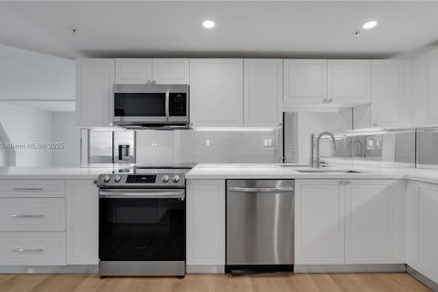 Appartement à louer à Miami, Floride: 2 chambres, 130.43 m2 № 1976169 - photo 4