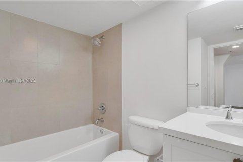 Appartement à louer à Miami, Floride: 2 chambres, 130.43 m2 № 1976169 - photo 21