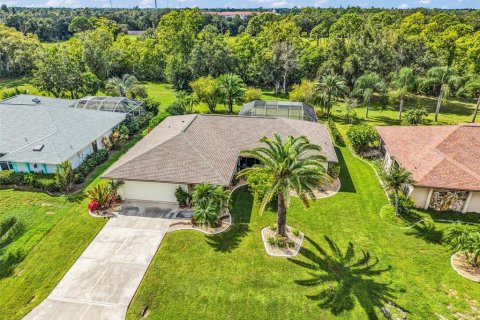 Villa ou maison à vendre à Punta Gorda, Floride: 2 chambres, 142.33 m2 № 2426995 - photo 2
