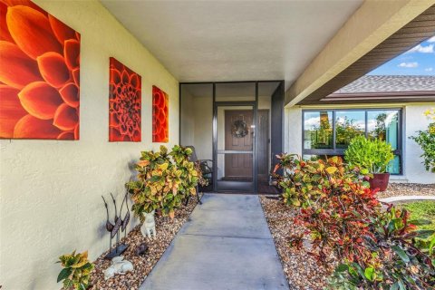 Villa ou maison à vendre à Punta Gorda, Floride: 2 chambres, 142.33 m2 № 2426995 - photo 4