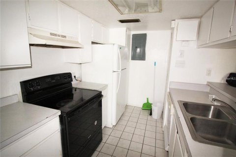 Condo in Orlando, Florida, 1 bedroom  № 1719742 - photo 3