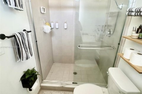 Townhouse in Miami, Florida 3 bedrooms, 137.96 sq.m. № 1862735 - photo 15