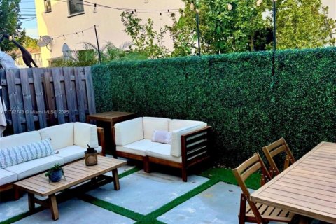 Townhouse in Miami, Florida 3 bedrooms, 137.96 sq.m. № 1862735 - photo 22