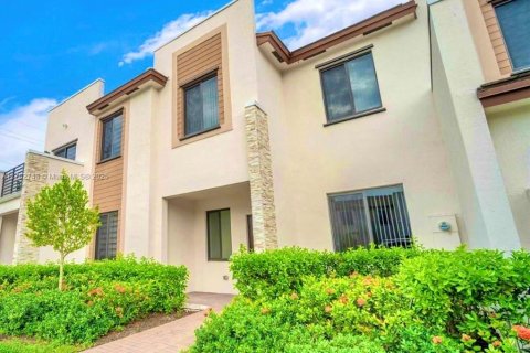 Townhouse in Miami, Florida 3 bedrooms, 137.96 sq.m. № 1862735 - photo 2