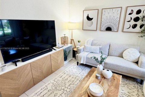 Townhouse in Miami, Florida 3 bedrooms, 137.96 sq.m. № 1862735 - photo 6