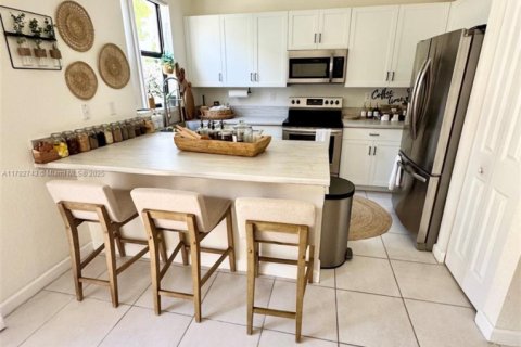 Townhouse in Miami, Florida 3 bedrooms, 137.96 sq.m. № 1862735 - photo 7