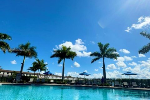Townhouse in Miami, Florida 3 bedrooms, 137.96 sq.m. № 1862735 - photo 24