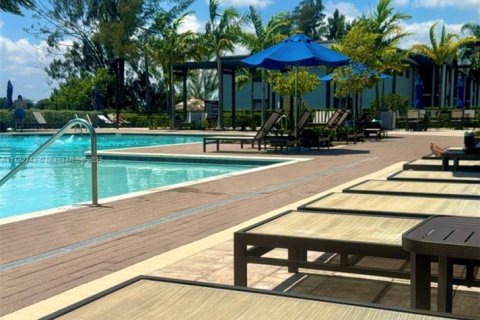 Townhouse in Miami, Florida 3 bedrooms, 137.96 sq.m. № 1862735 - photo 23