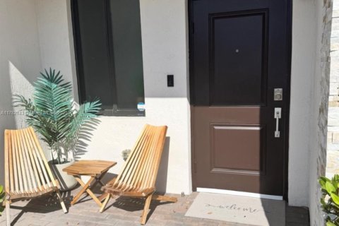 Townhouse in Miami, Florida 3 bedrooms, 137.96 sq.m. № 1862735 - photo 3