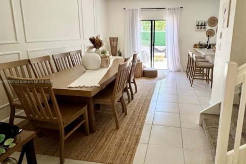 Townhouse in Miami, Florida 3 bedrooms, 137.96 sq.m. № 1862735 - photo 4