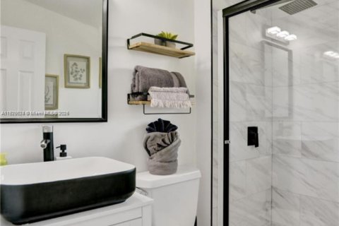 Adosado en alquiler en West Palm Beach, Florida, 2 dormitorios, 88.26 m2 № 1920934 - foto 16
