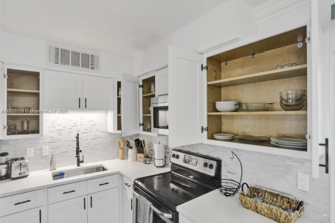 Adosado en alquiler en West Palm Beach, Florida, 2 dormitorios, 88.26 m2 № 1920934 - foto 11
