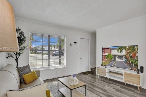 Adosado en alquiler en West Palm Beach, Florida, 2 dormitorios, 88.26 m2 № 1920934 - foto 4