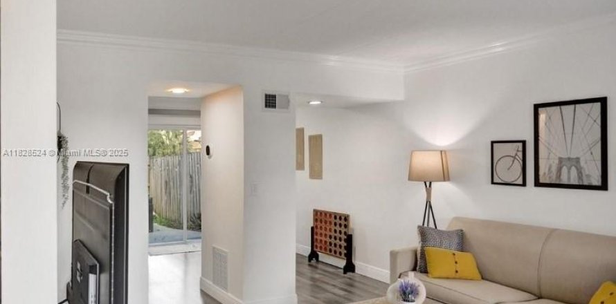 Adosado en West Palm Beach, Florida 2 dormitorios, 88.26 m2 № 1920934