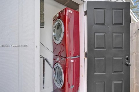 Adosado en alquiler en West Palm Beach, Florida, 2 dormitorios, 88.26 m2 № 1920934 - foto 24