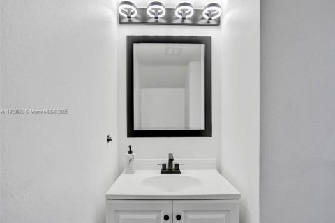 Adosado en alquiler en West Palm Beach, Florida, 2 dormitorios, 88.26 m2 № 1920934 - foto 13