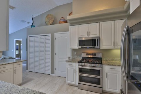 Casa en venta en Daytona Beach, Florida, 3 dormitorios, 208.75 m2 № 2222412 - foto 2
