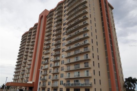 Condo in Saint Petersburg, Florida, 1 bedroom № 2214896