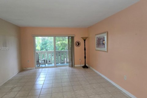 Купить кондоминиум в Майами-Лейкс, Флорида 2 спальни, 96.62м2, № 2050876 - фото 2