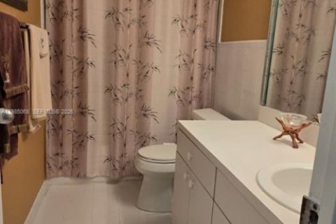 Купить кондоминиум в Майами-Лейкс, Флорида 2 спальни, 96.62м2, № 2050876 - фото 9