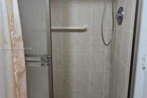 Купить кондоминиум в Майами-Лейкс, Флорида 2 спальни, 96.62м2, № 2050876 - фото 14